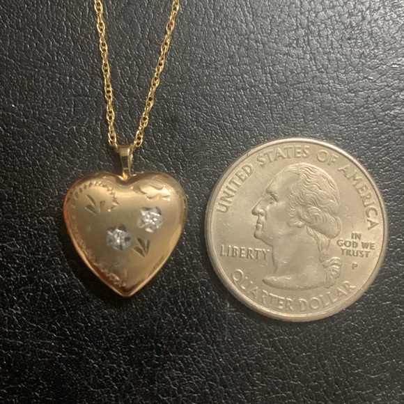 14k GF Heart Locket w / 18 in chain - Picture 4 of 7